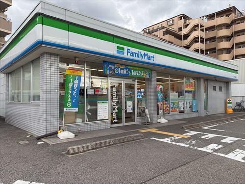 ファミリーマート伊丹昆陽店　210ｍ