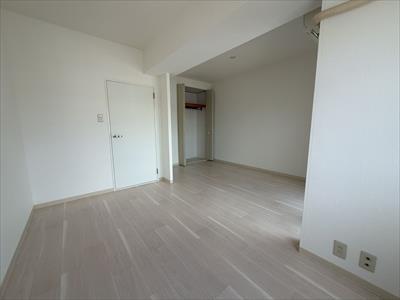 洋室9.7帖