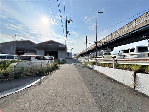 前面道路写真（2025年10月撮影）