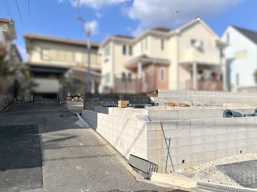 前面道路（2025年11月撮影）