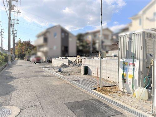 前面道路（2025年11月撮影）