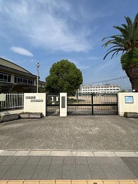 第四中学校まで1590m　徒歩20分