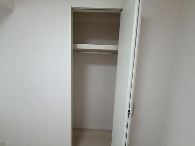 洋室5.4帖　収納