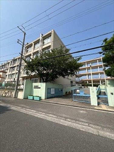 豊中市立第十七中学校まで560ｍ