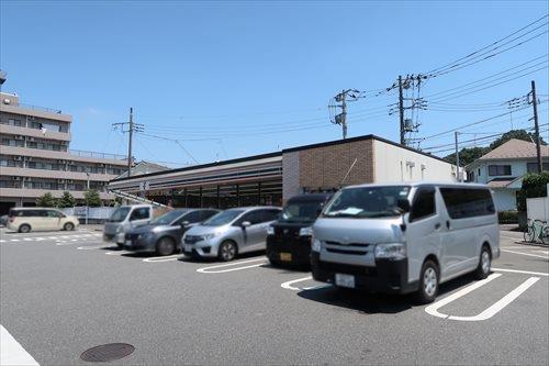 セブンイレブン多摩和田店