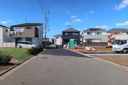 前面道路（西側）