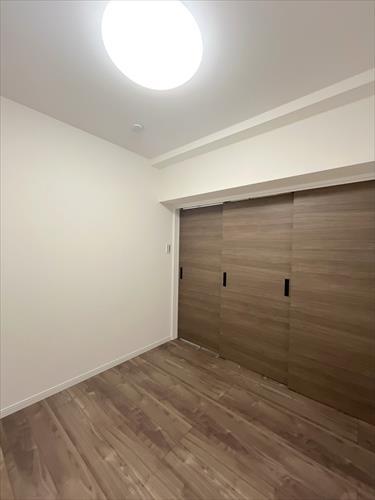 洋室約4帖(南側)