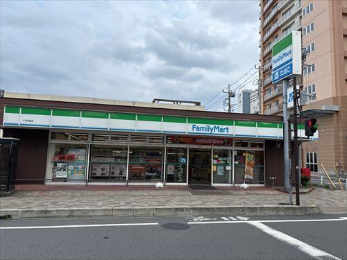 ファミリーマート小手指駅北口店　430ｍ