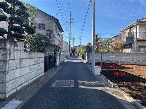 現地【B区画】と前面道路
