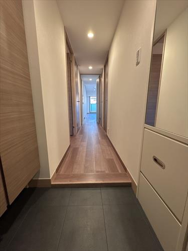 廊下（2025年12月撮影）