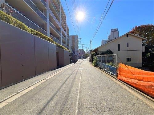 【前面道路2024年11月撮影】