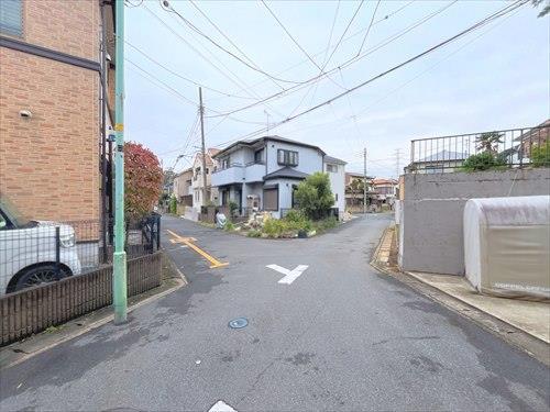前面道路（2025年10月撮影）