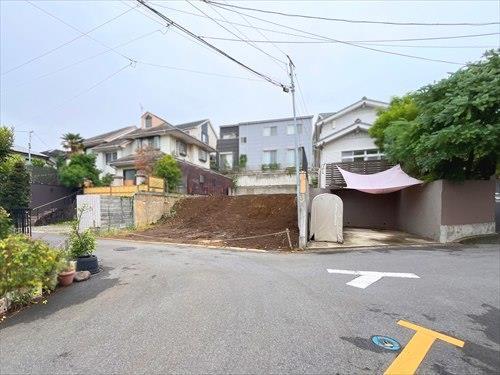 前面道路含む現地（2025年10月撮影）