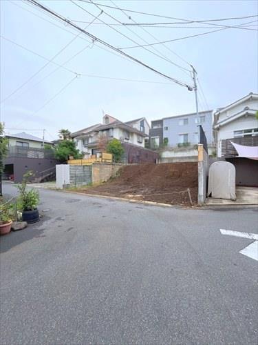前面道路含む現地（2025年10月撮影）