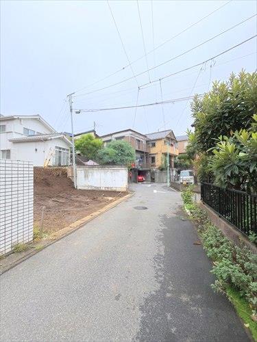 前面道路含む現地（2025年10月撮影）