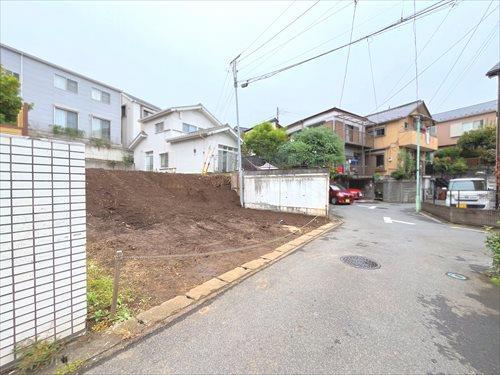前面道路含む現地（2025年10月撮影）