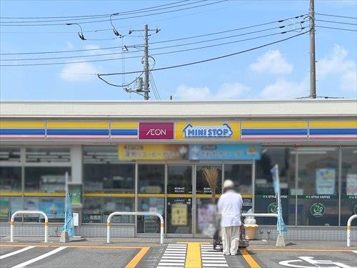 ミニストップ越谷大道店まで450m