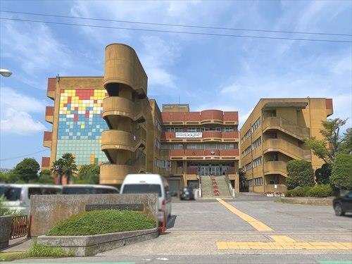 越谷市立千間台中学校まで1020m