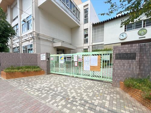 川口市立上青木南小学校まで210m
