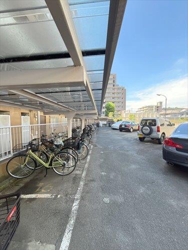 駐輪場+駐車場_2025年9月撮影
