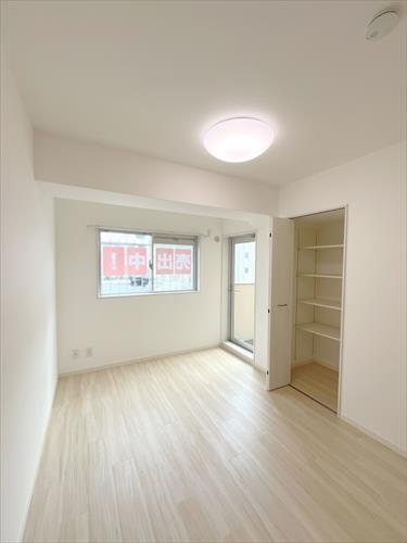 洋室約6.2帖(南側)