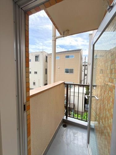 洋室約6.2帖(南側)-バルコニー