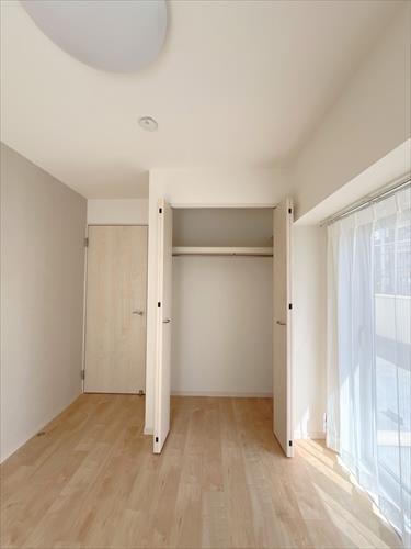 洋室約5帖（南東側）‐2