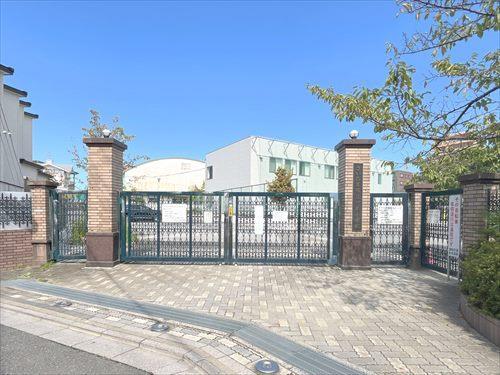 さいたま市立仲町小学校‐890m