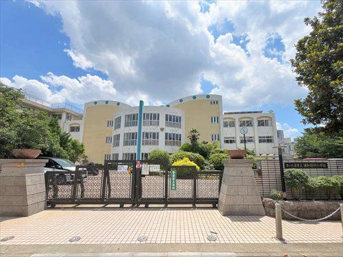 さいたま市立浦和別所小学校-1070m