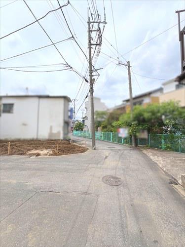 北側前面道路