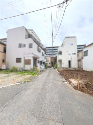 南東側前面道路