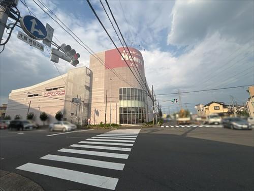 島忠ホームズ川口店　180ｍ
