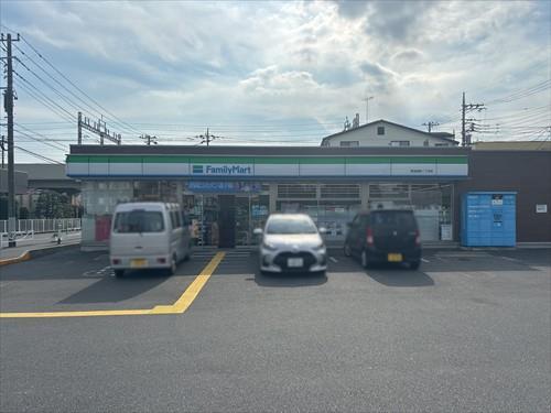 ファミリーマート草加旭町二丁目店480m