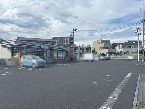 セブンイレブンさいたま鹿手袋店　310m