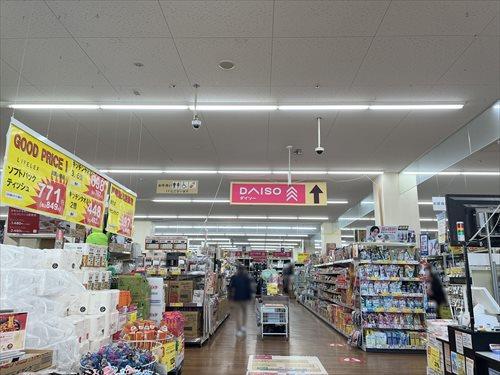 ダイソーコーナン戸塚汲沢店まで590m