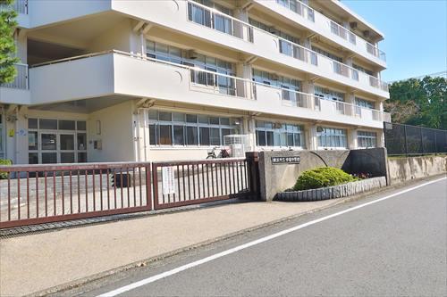 横浜市立今宿中学校まで570m