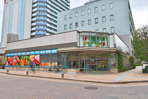 プラザ栄光生鮮館ポートサイド店140m