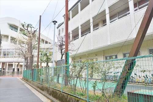 横浜市立幸ケ谷小学校まで540m