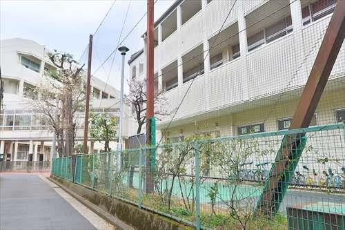 横浜市立幸ケ谷小学校まで540m