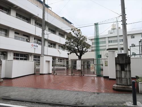 横浜市立共進中学校まで850m