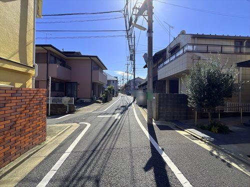 東側前面道路