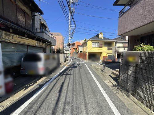 東側前面道路