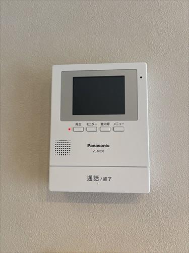 インターホンはモニター付きです♪