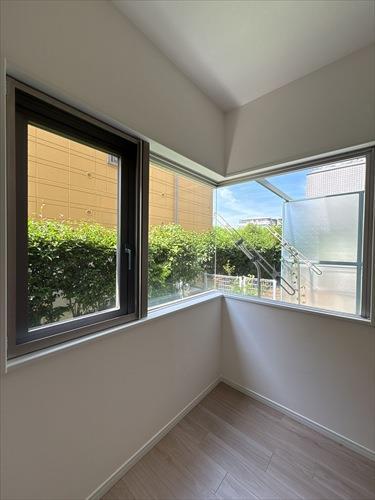 リビングから専用庭が見渡せます！