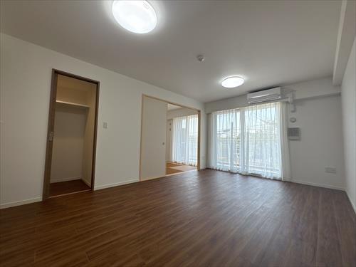 リビング（約16.0帖）