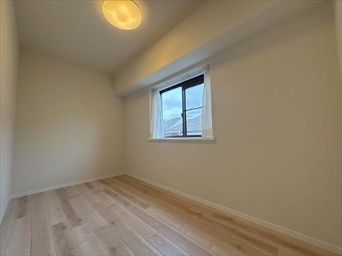 洋室（約4.8帖）