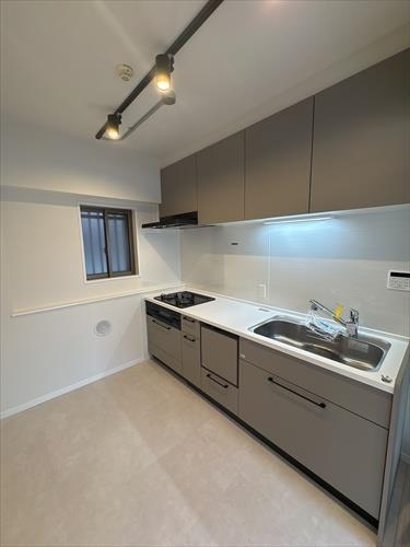 幅にゆとりのあるキッチンです！