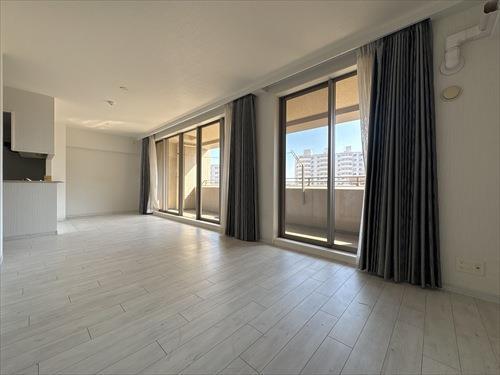 リビング（約16.2帖）