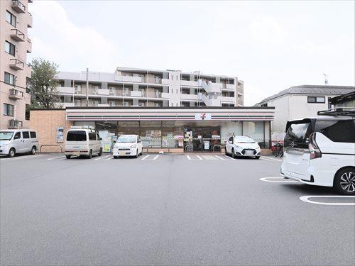 セブンイレブン横浜東寺尾1丁目店360m