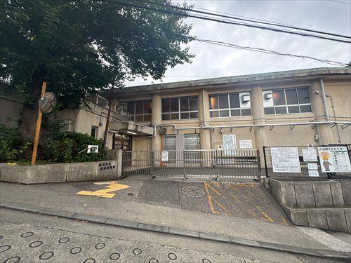 横浜市立菊名小学校まで500ｍ